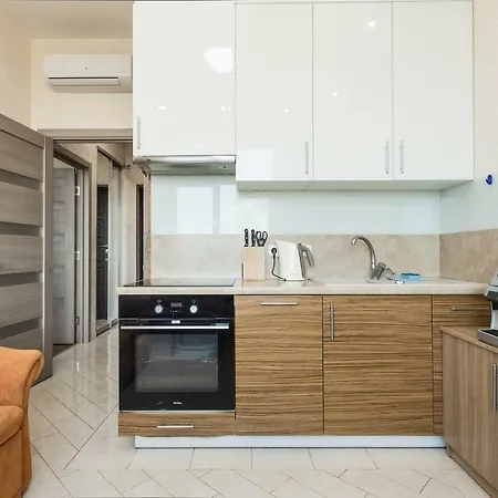 Lev Tolstoy Square Apartment