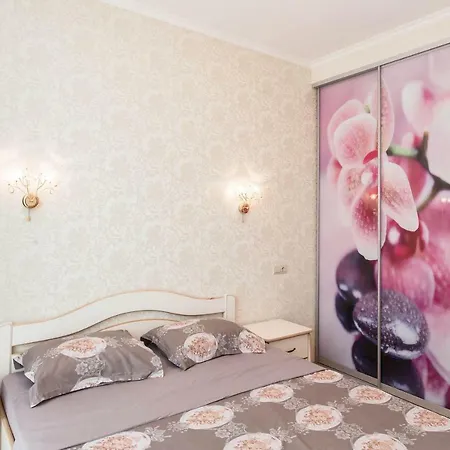 Lev Tolstoy Square Apartment